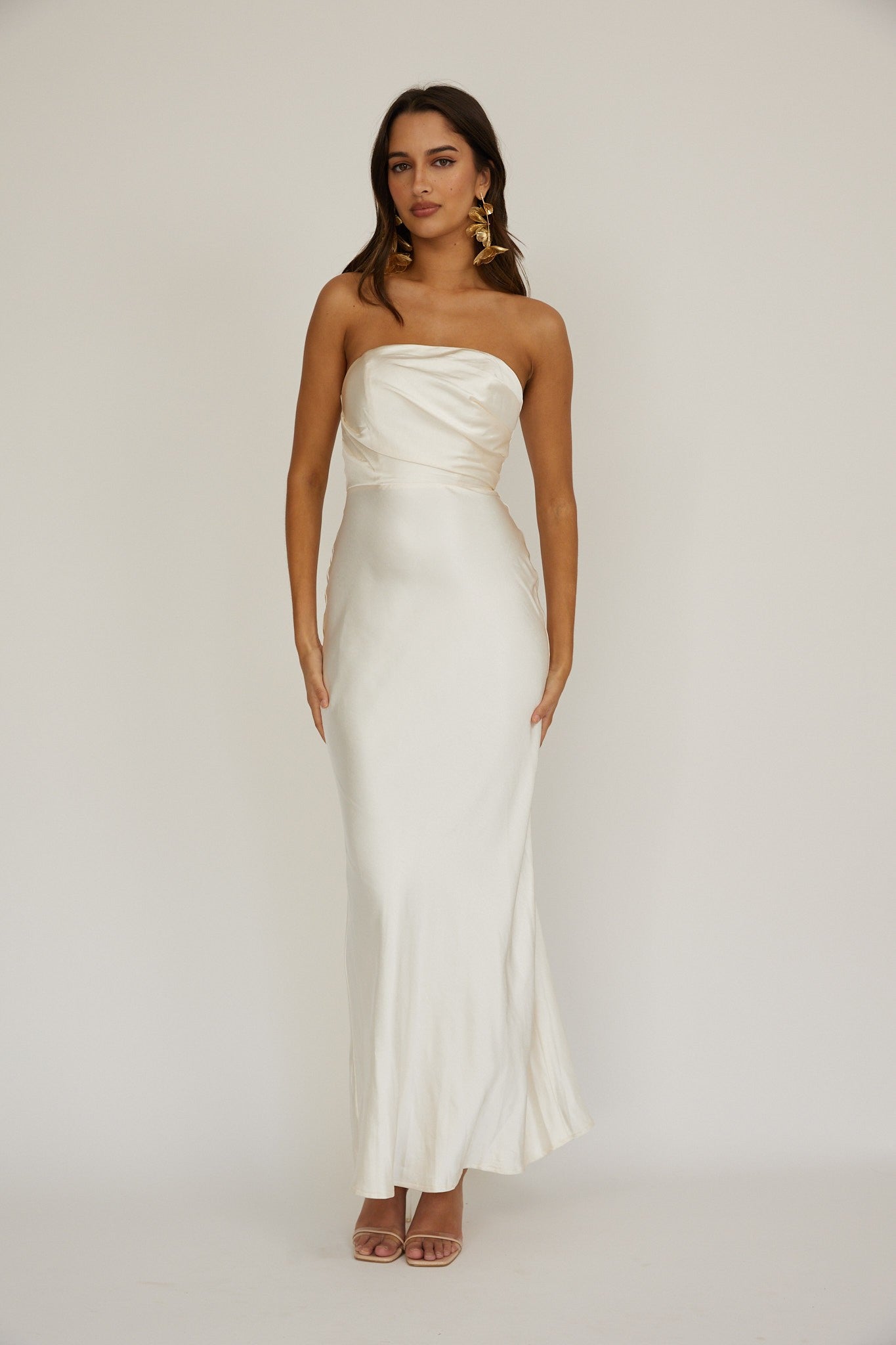 oyster satin wedding dress Oyster Satin Ball Gown Wedding Dress Sleeveless Size 16 Train Buttons