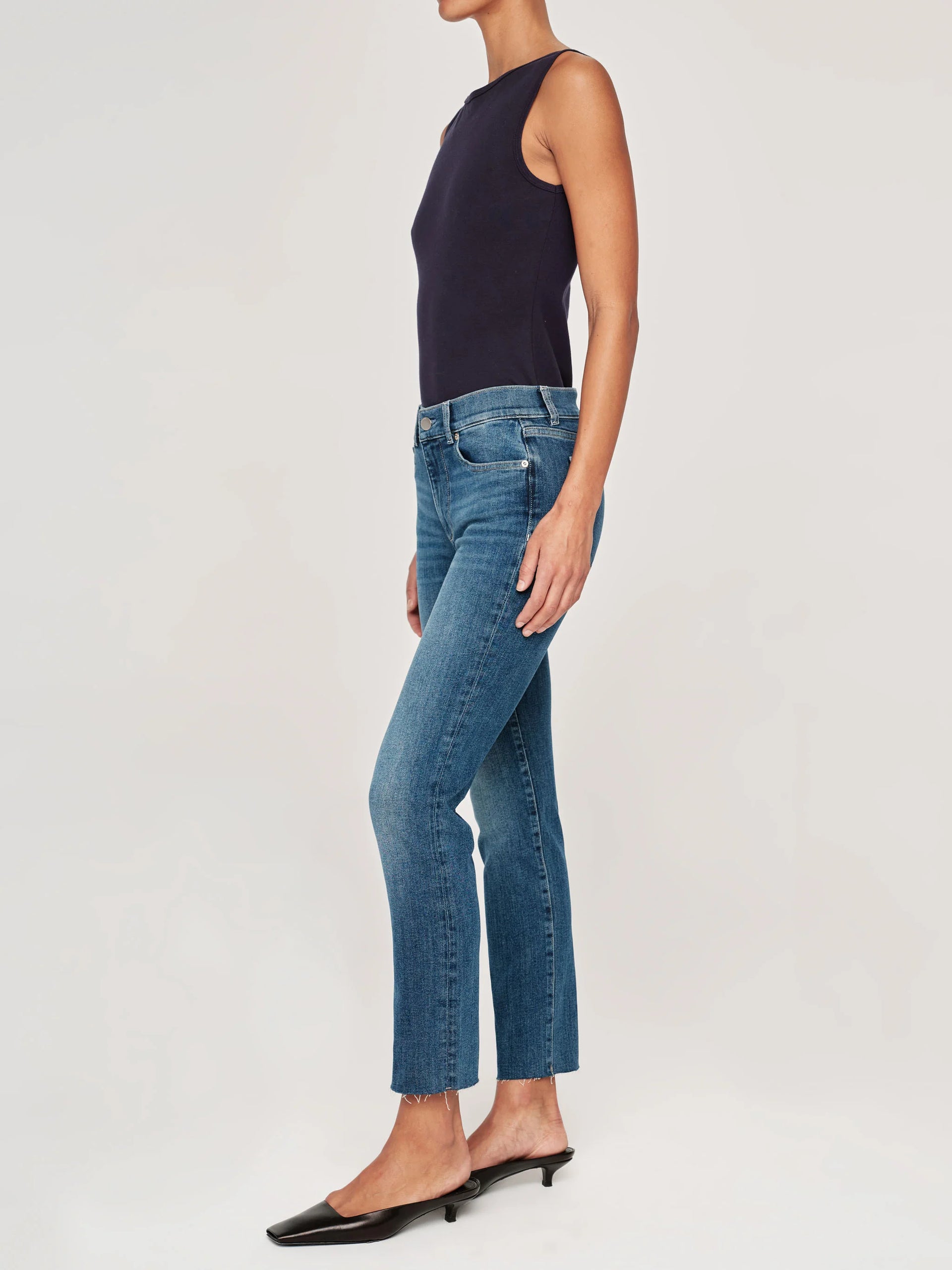 Mara Straight Mid Rise Instasculpt Ankle Jeans